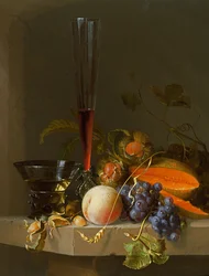 Stilleben av frukt på en avsats med en roemer och ett vinglas